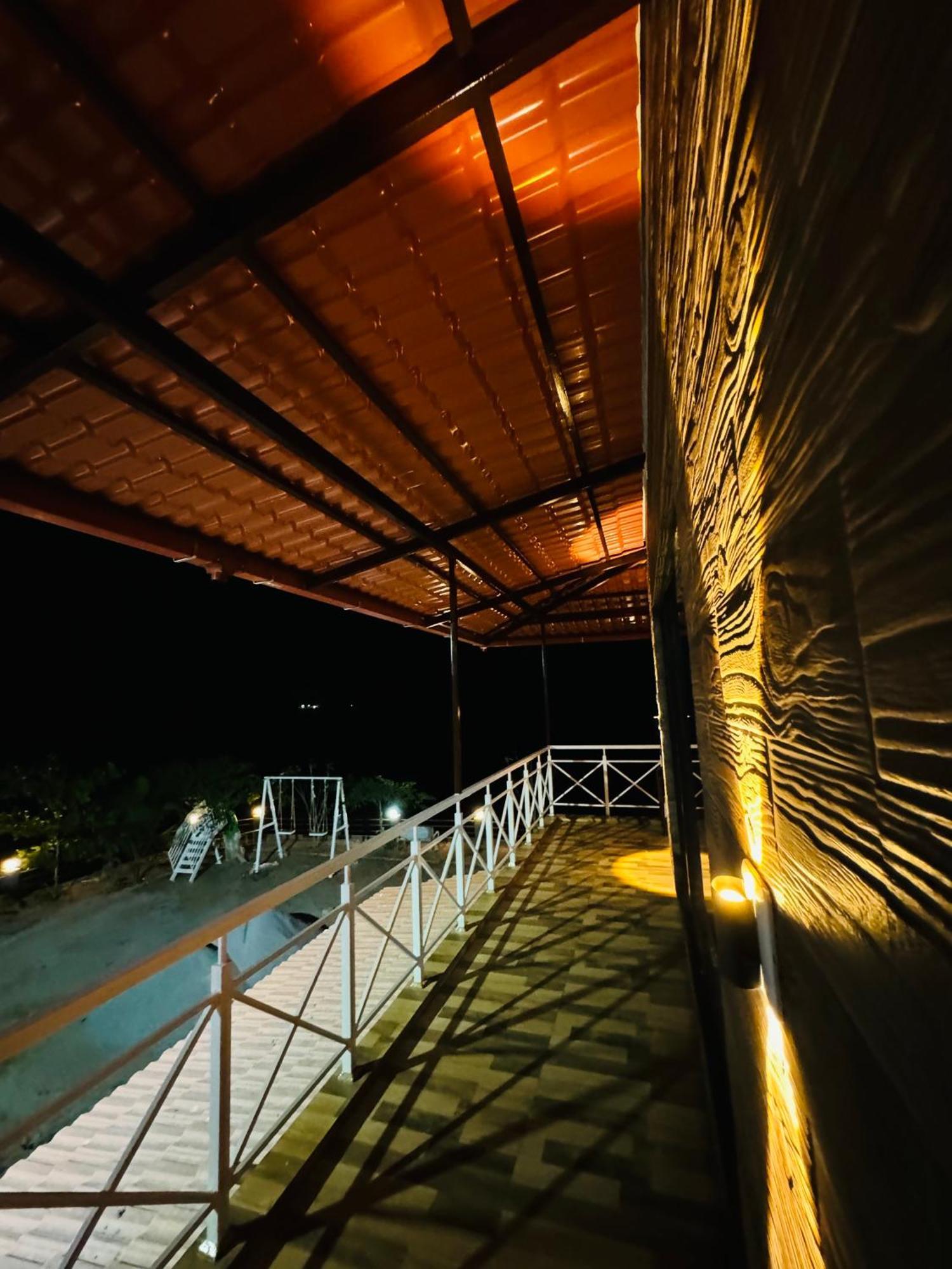 The Glasswater By The Backwater Homestay Kalyanpur ภายนอก รูปภาพ