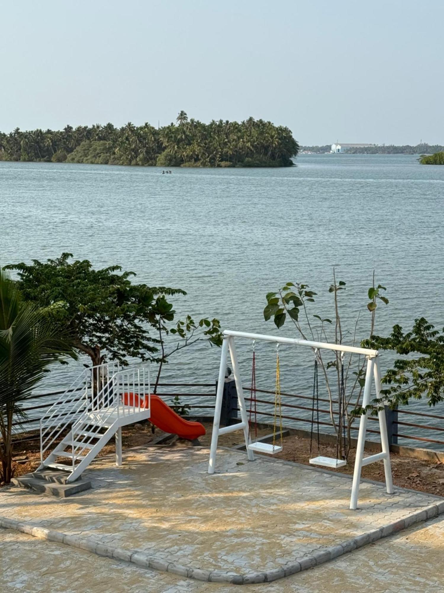 The Glasswater By The Backwater Homestay Kalyanpur ภายนอก รูปภาพ