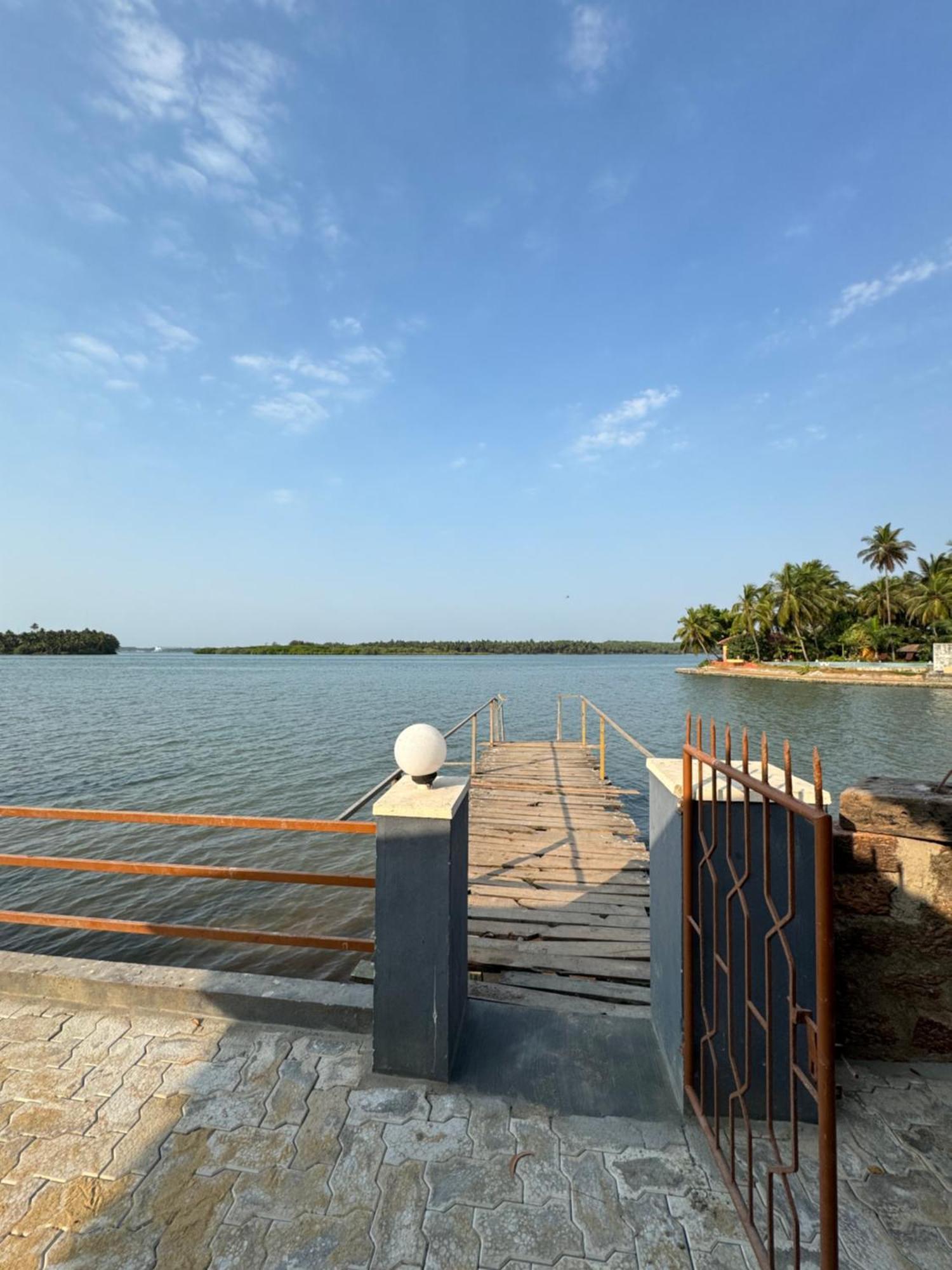 The Glasswater By The Backwater Homestay Kalyanpur ภายนอก รูปภาพ