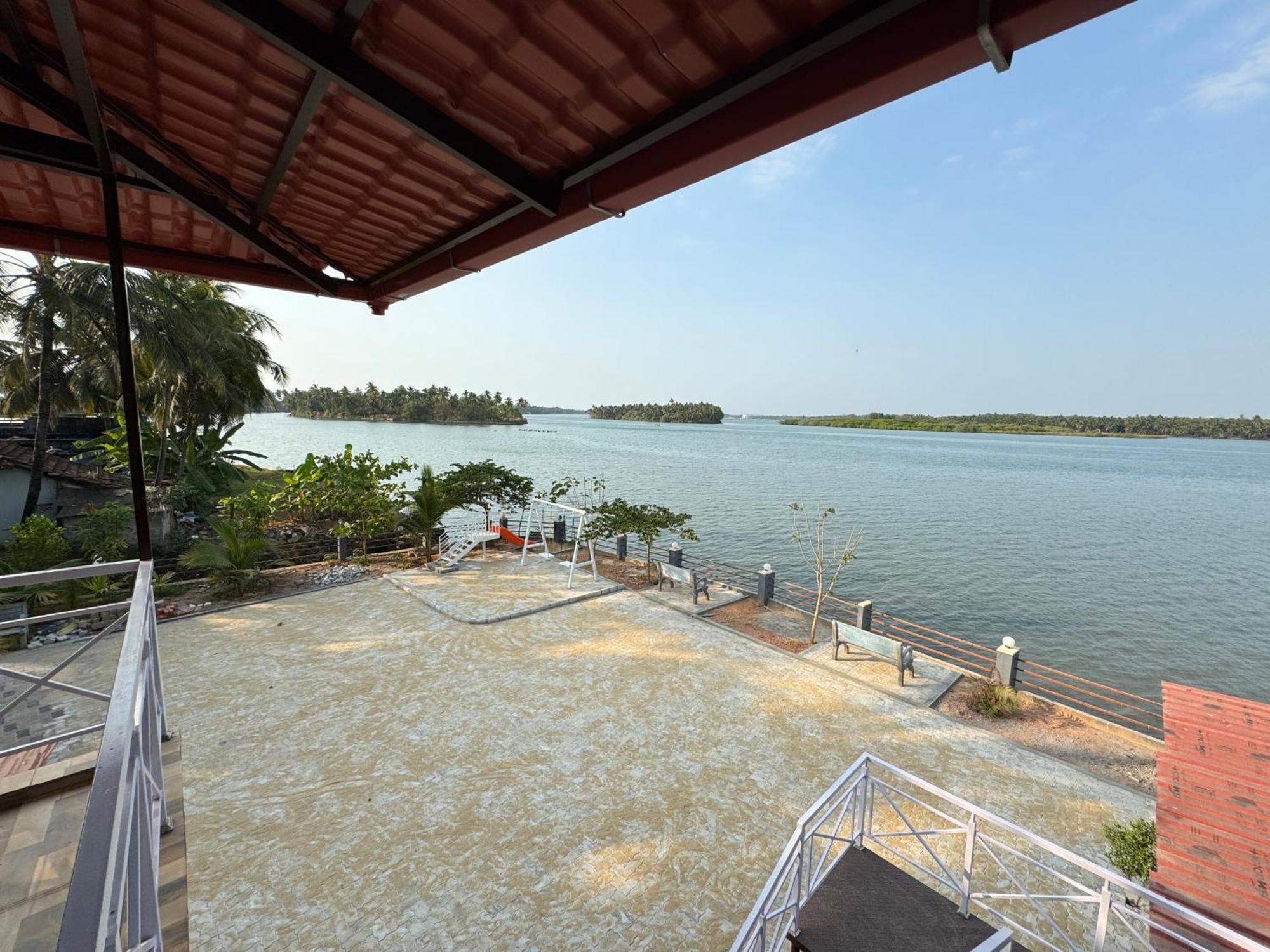The Glasswater By The Backwater Homestay Kalyanpur ภายนอก รูปภาพ
