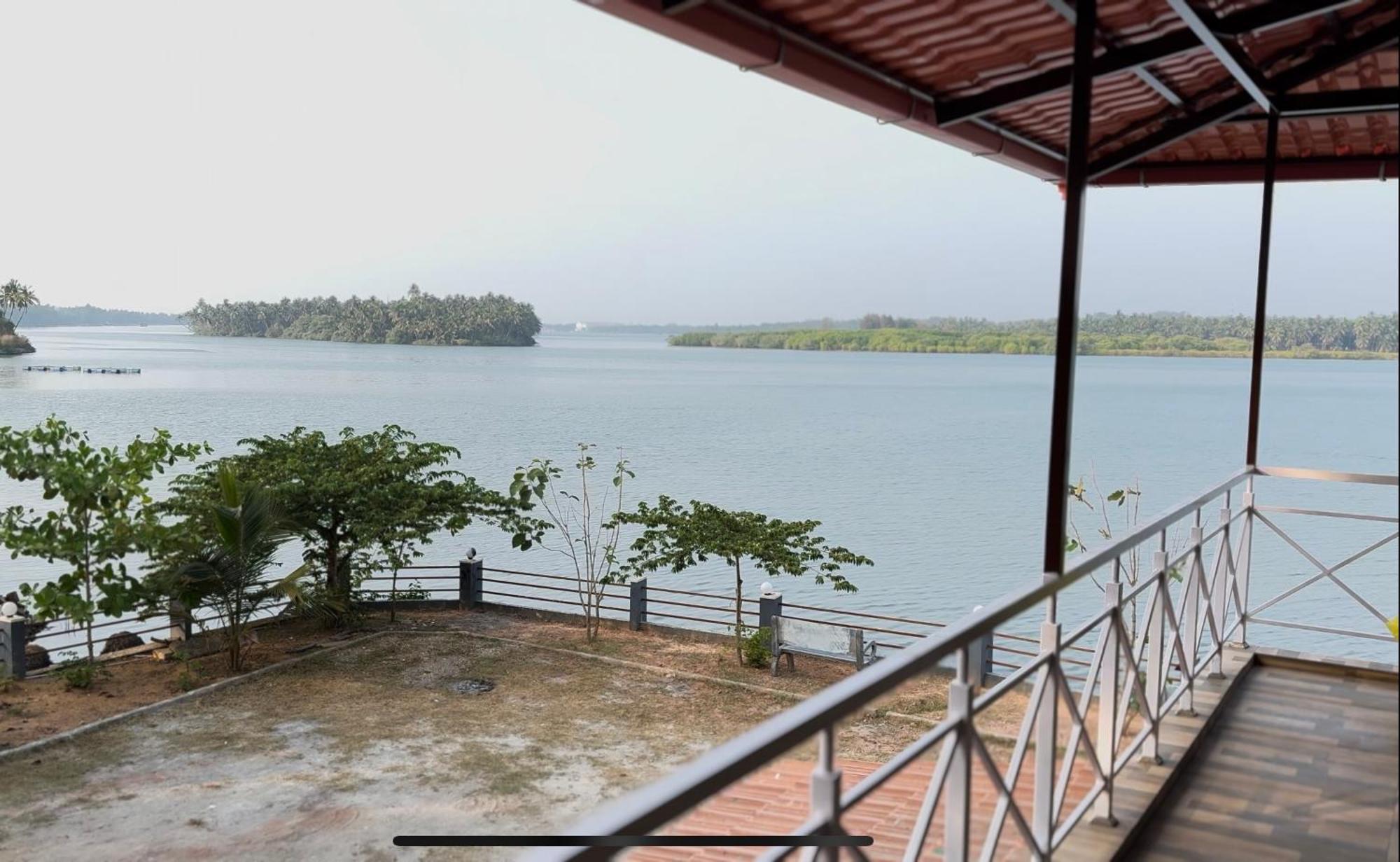 The Glasswater By The Backwater Homestay Kalyanpur ภายนอก รูปภาพ