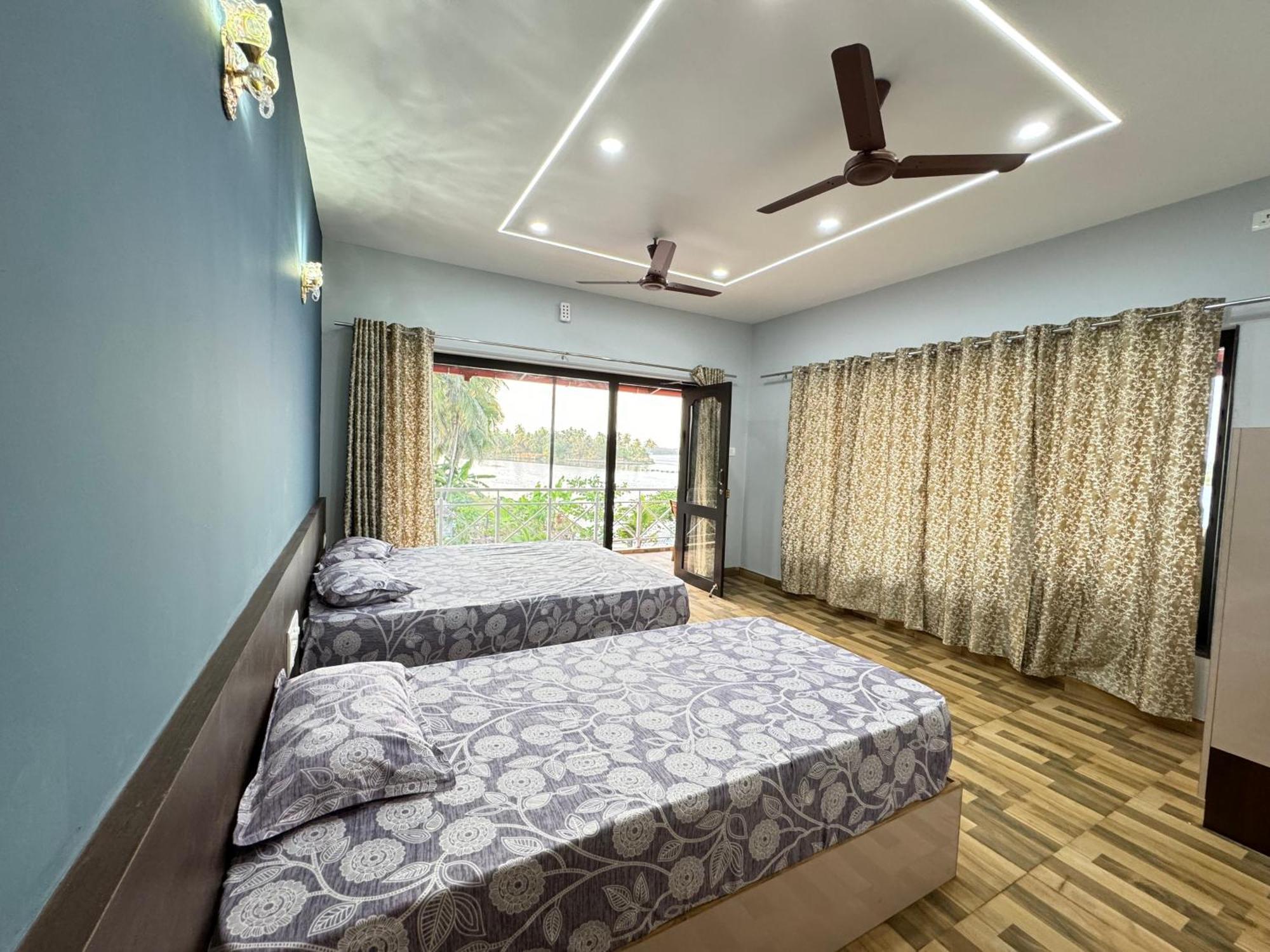 The Glasswater By The Backwater Homestay Kalyanpur ภายนอก รูปภาพ