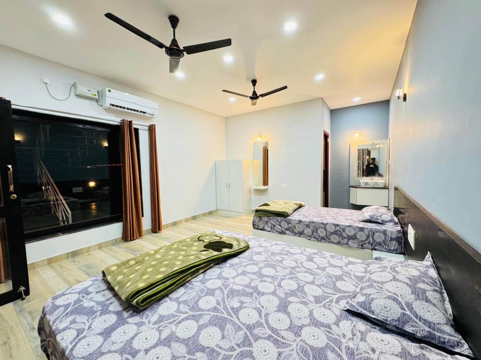 The Glasswater By The Backwater Homestay Kalyanpur ภายนอก รูปภาพ