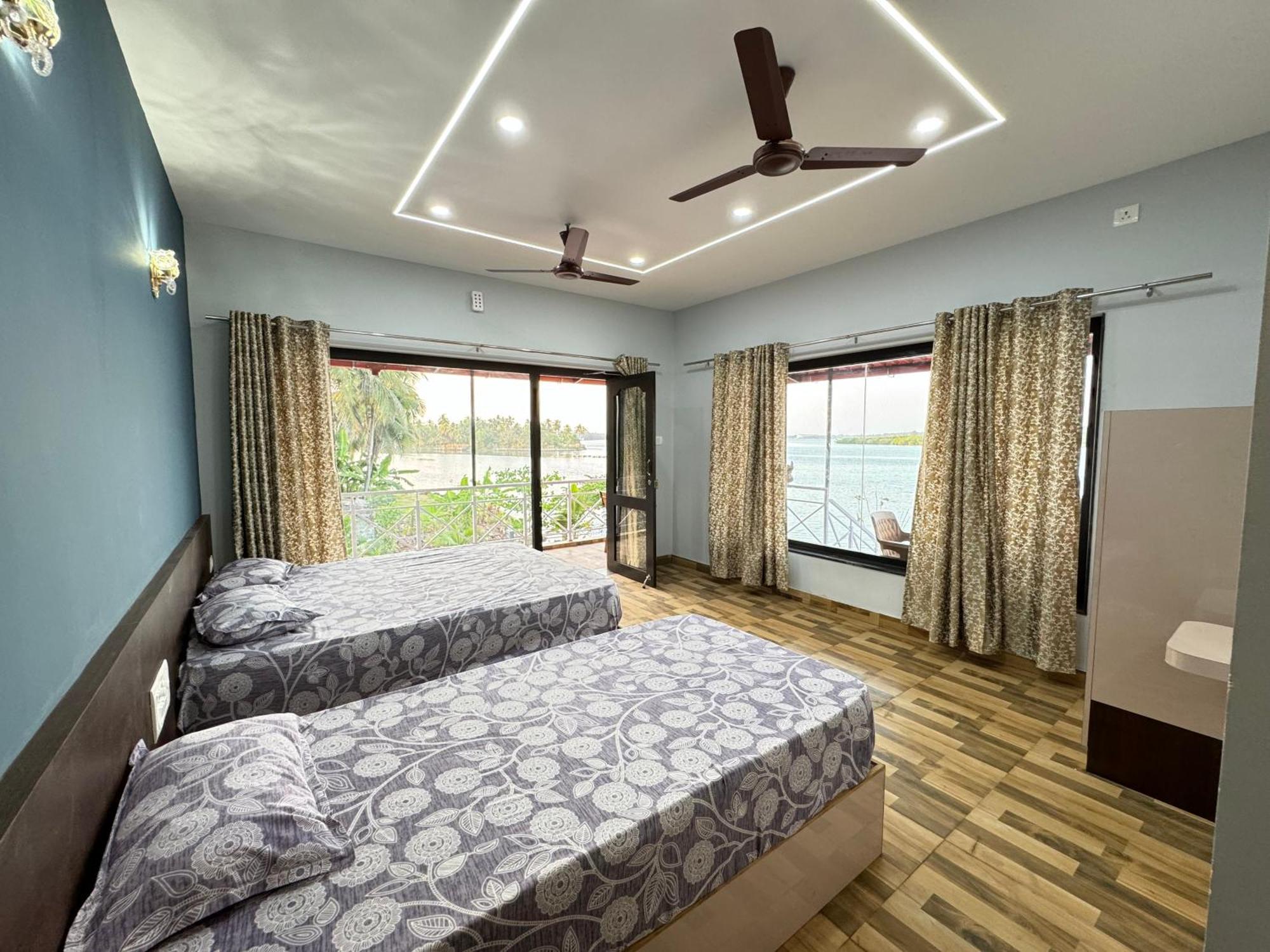 The Glasswater By The Backwater Homestay Kalyanpur ภายนอก รูปภาพ