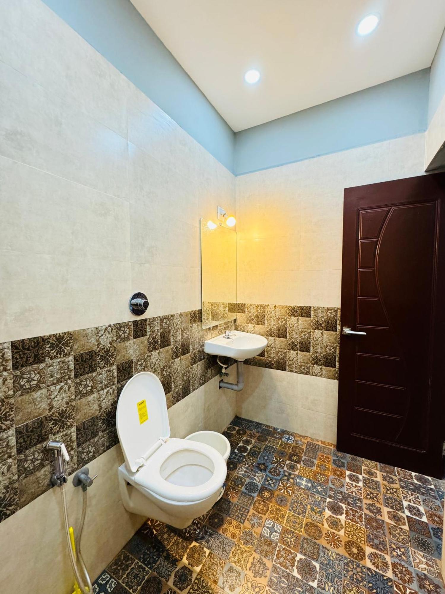 The Glasswater By The Backwater Homestay Kalyanpur ภายนอก รูปภาพ