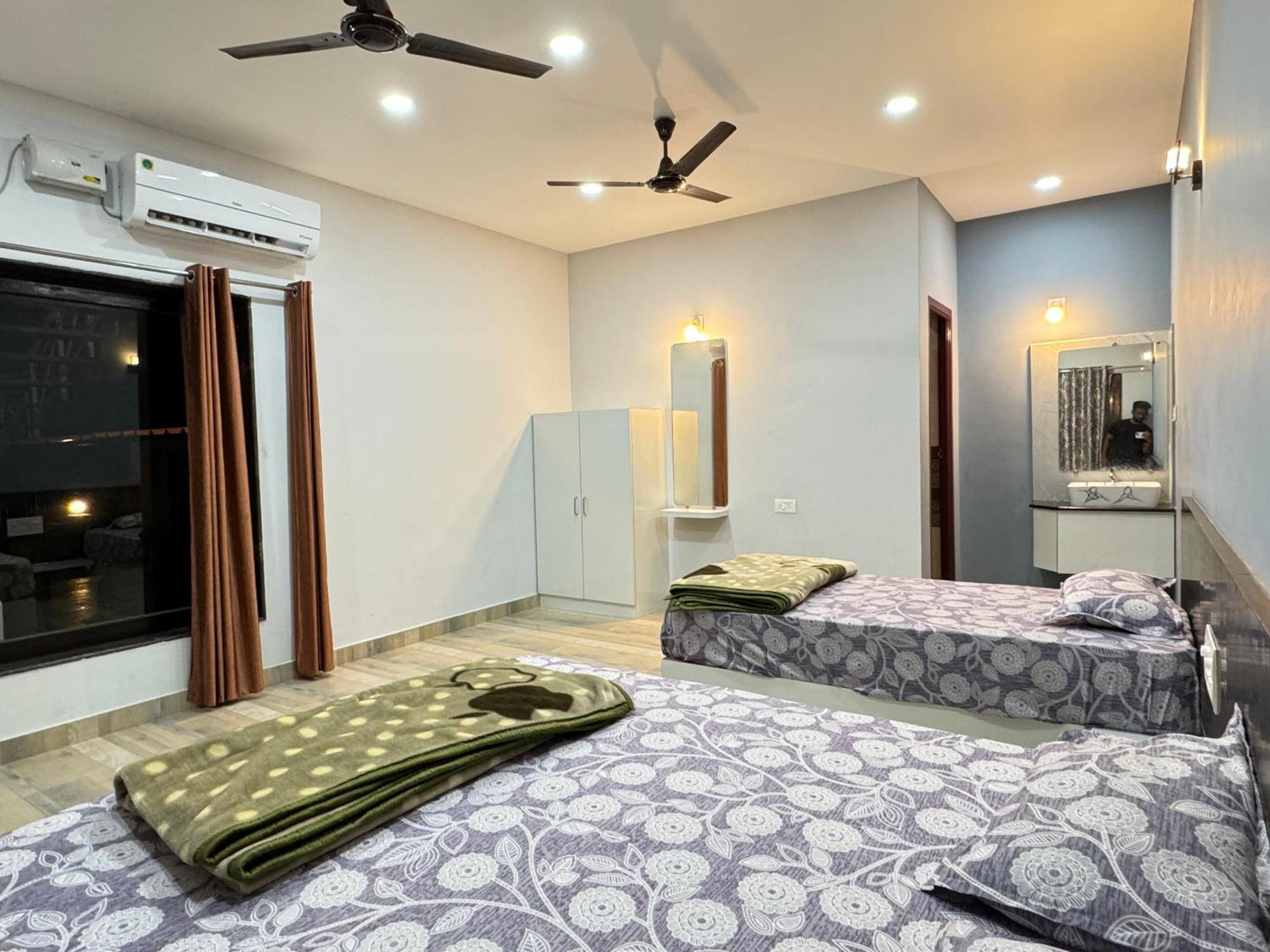 The Glasswater By The Backwater Homestay Kalyanpur ภายนอก รูปภาพ